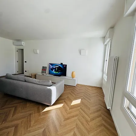 Essenza Порденоне